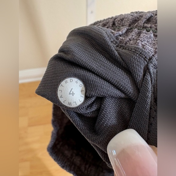 Lululemon Hotty Hot Short in Heather Lux Multi Black / Heathered Black - Size 4 - Picture 7 of 7